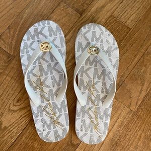 Great condition Michael Kors flip flops